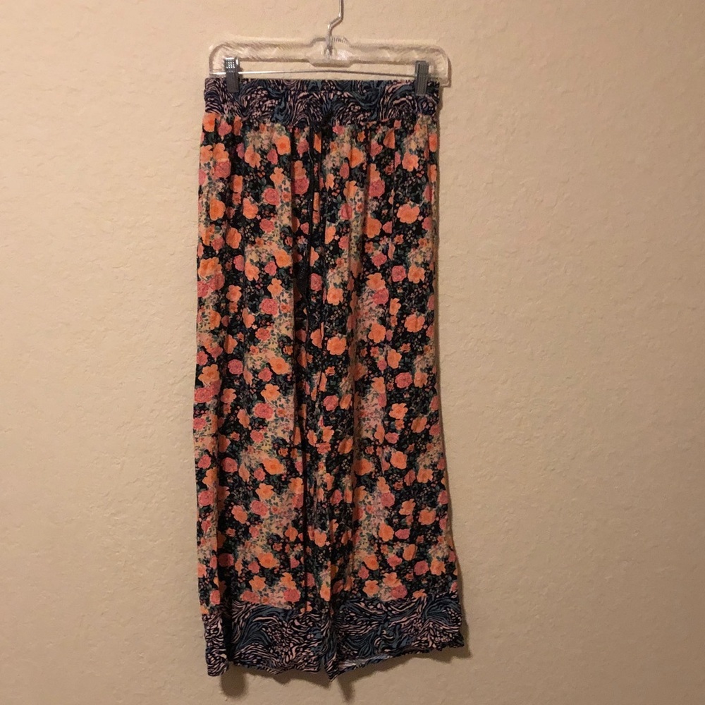 Maaji Floral Wide-Leg Pants in Black and Coral size small